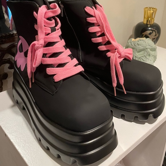 ๐ Platform Ankle Boots - Skull Print - Lace Up - Punk - Square Toe Short Boots - Picture 4 of 17